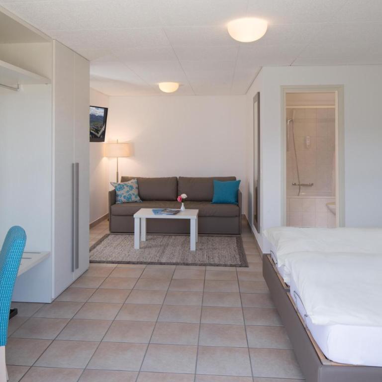 Hotel Stella SA - Camera Familiare Comfort con Vista Lago - 5