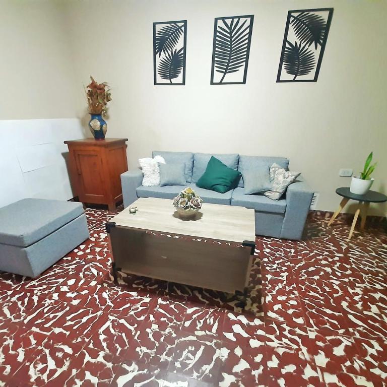 Casa Centrica 2 habitaciones con Cochera SL Cap - One-Bedroom House - 2