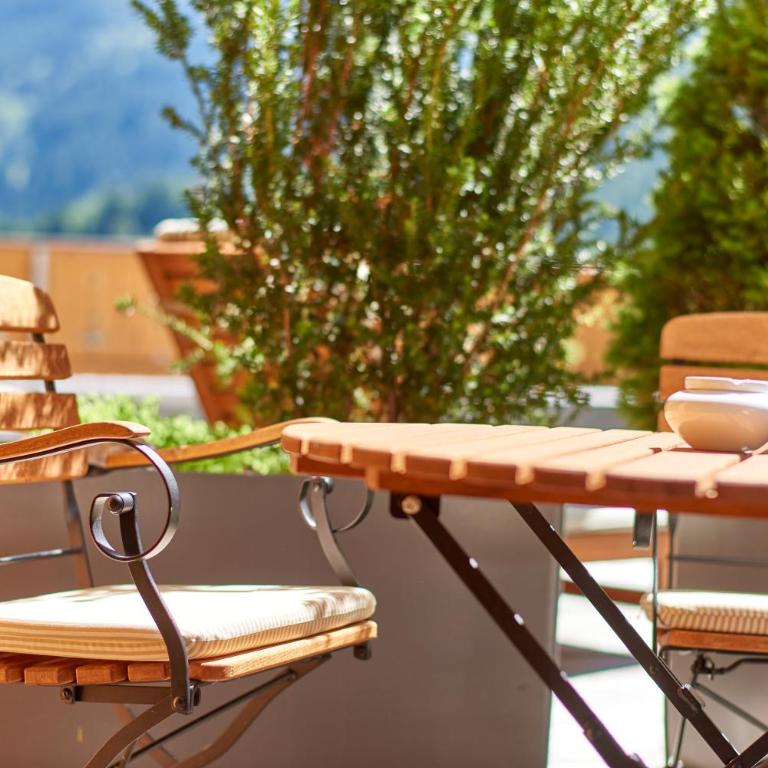 Aspen Alpine Lifestyle Hotel - Superior Doppelzimmer mit Balkon und Bergblick - 7