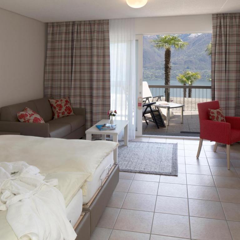 Hotel Stella SA - Camera Familiare Comfort con Vista Lago - 4