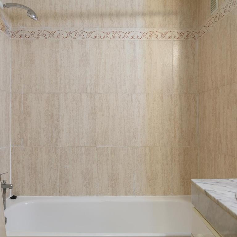 UHC Arinsal Family Complex - Apartamento de 2 dormitorios con terraza y vistas al mar - 10