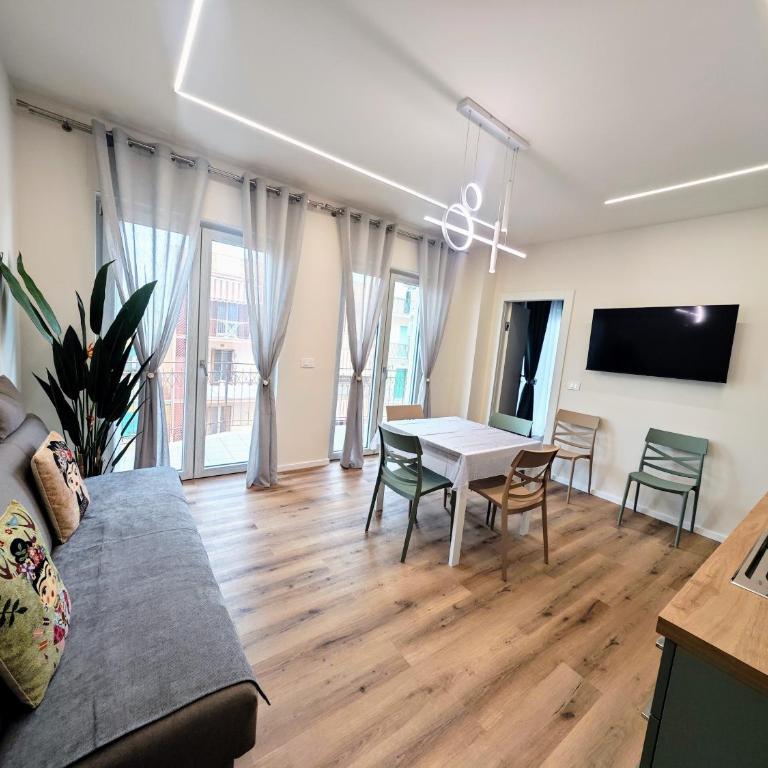 Sweet SN Suite - Junior Suite con Idromassaggio & Apartment - Vacation Rental - Monopoli - Two-Bedroom Apartment with Balcony - 6