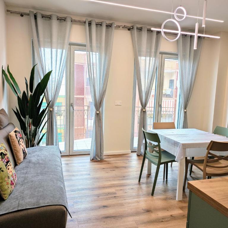 Sweet SN Suite - Junior Suite con Idromassaggio & Apartment - Vacation Rental - Monopoli - Two-Bedroom Apartment with Balcony - 7
