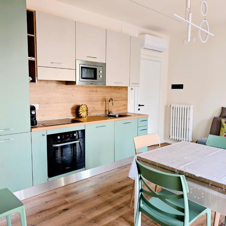 Sweet SN Suite - Junior Suite con Idromassaggio & Apartment - Vacation Rental - Monopoli - Two-Bedroom Apartment with Balcony - 8