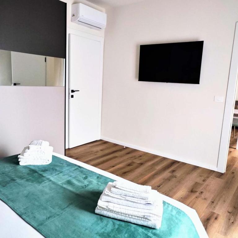Sweet SN Suite - Junior Suite con Idromassaggio & Apartment - Vacation Rental - Monopoli - Two-Bedroom Apartment with Balcony - 10