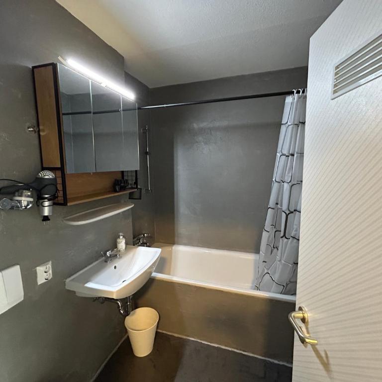 Cobblestone Studios Altstadt Nürnberg - Chambre Familiale avec Balcon - 4