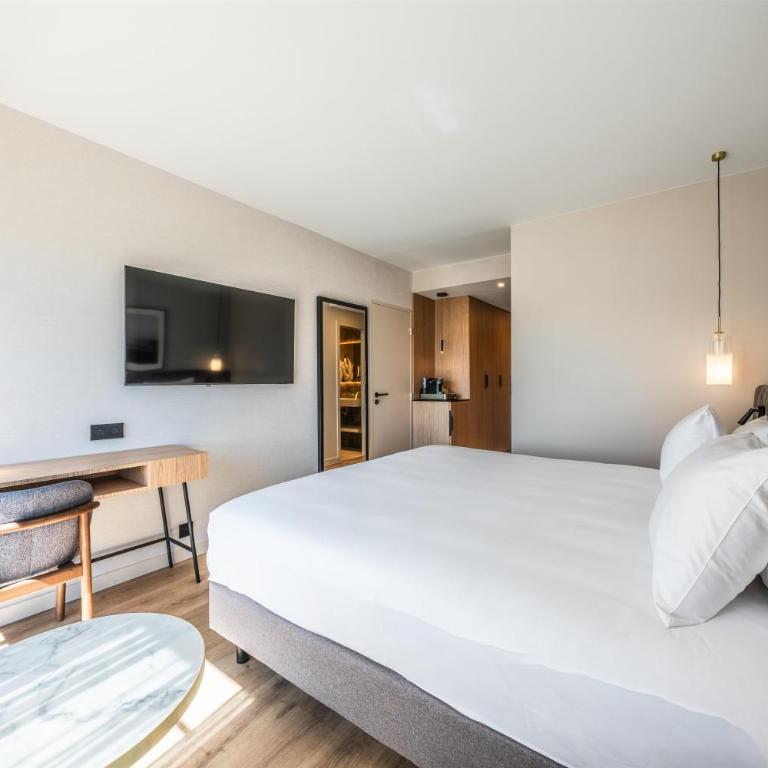 Radisson Hotel Cannes Seaside - Chambre Standard avec Balcon – Vue sur Jardin - 4