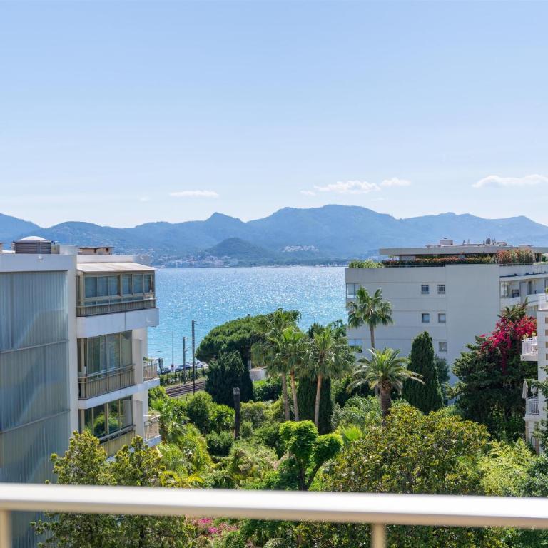 Radisson Hotel Cannes Seaside - Chambre Standard avec Balcon – Vue sur Jardin - 2