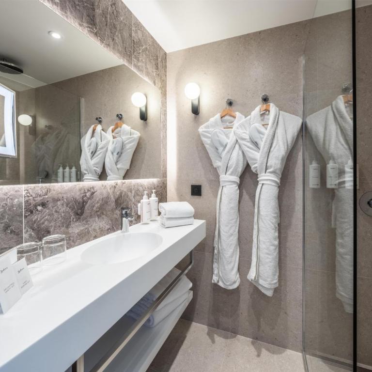 Radisson Hotel Cannes Seaside - Chambre Standard avec Balcon – Vue sur Jardin - 1