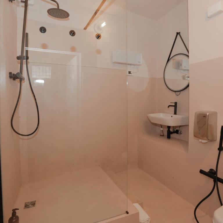 5' to the station - 1G Wi-Fi - Self check-in - Appartamento con 1 Camera da Letto - 13