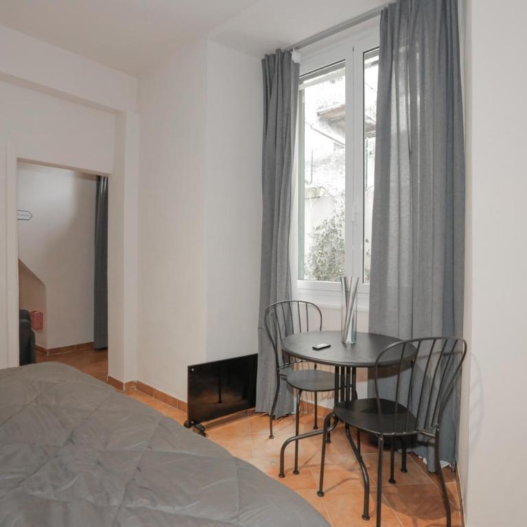 5' to the station - 1G Wi-Fi - Self check-in - Appartamento con 1 Camera da Letto - 10