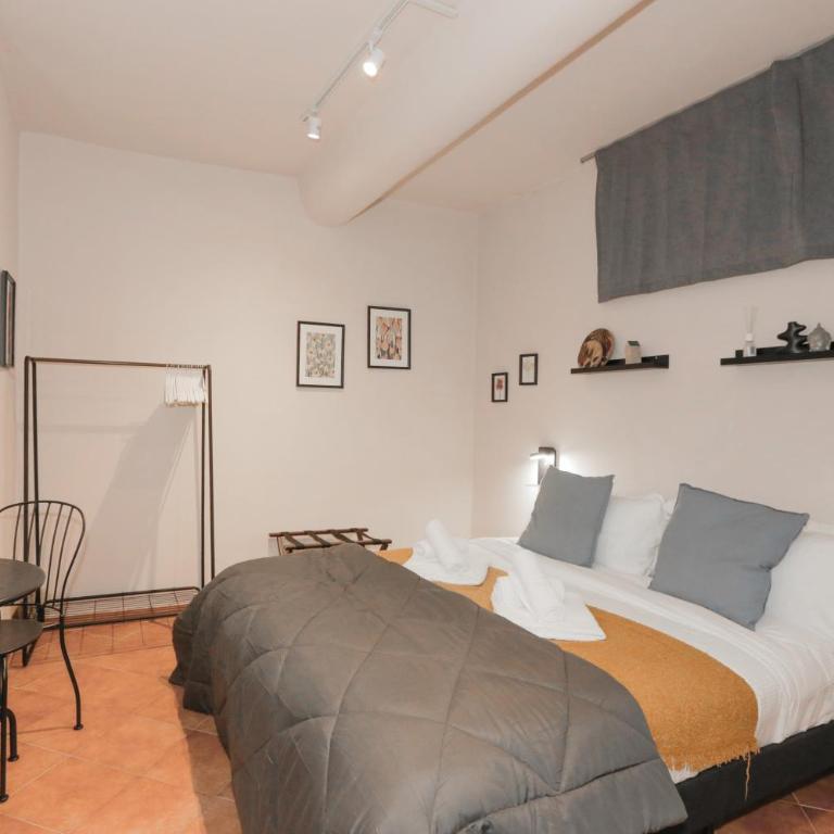 5' to the station - 1G Wi-Fi - Self check-in - Appartamento con 1 Camera da Letto - 1