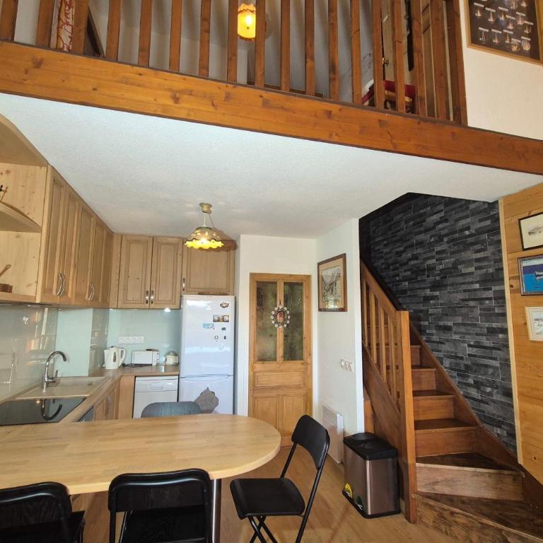 Duplex 4 personnes au Revard Ski soleil & commerces au pied de la rés - Appartement - 8
