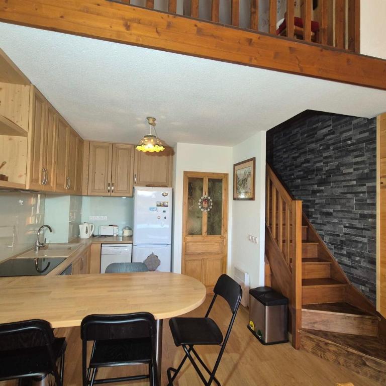 Duplex 4 personnes au Revard Ski soleil & commerces au pied de la rés - Appartement - 1