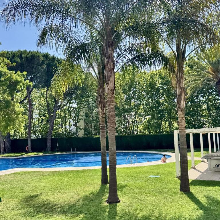 AMPLIO APARTAMENTO VISTAS PISCINA - Apartment - 2