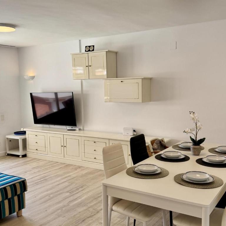 AMPLIO APARTAMENTO VISTAS PISCINA - Apartment - 30