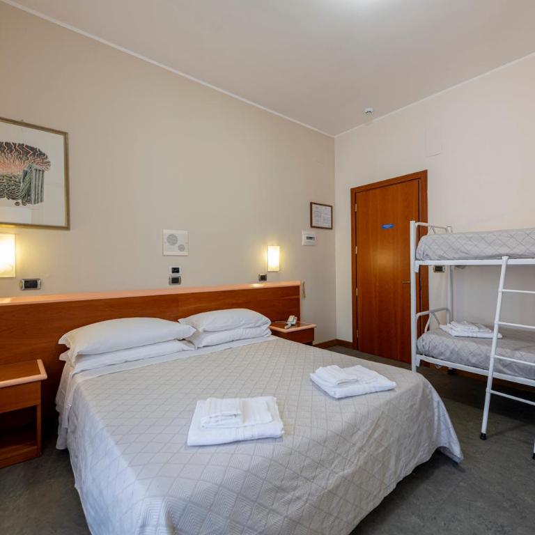 Hotel Soraya - Camera Quadrupla - 4