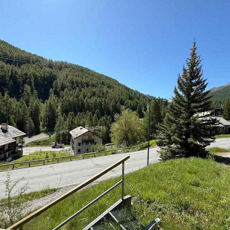 T1 bis Terrasse vue montagne proche pistes - Apartment - 7