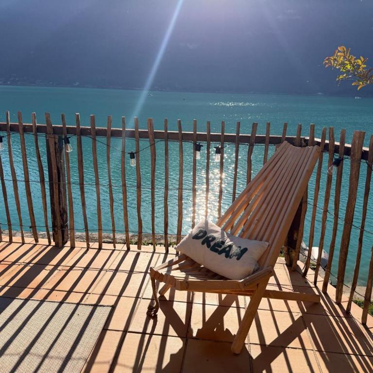 La cabane les pieds dans l'eau, accès direct au lac d'Annecy - Studio - 34