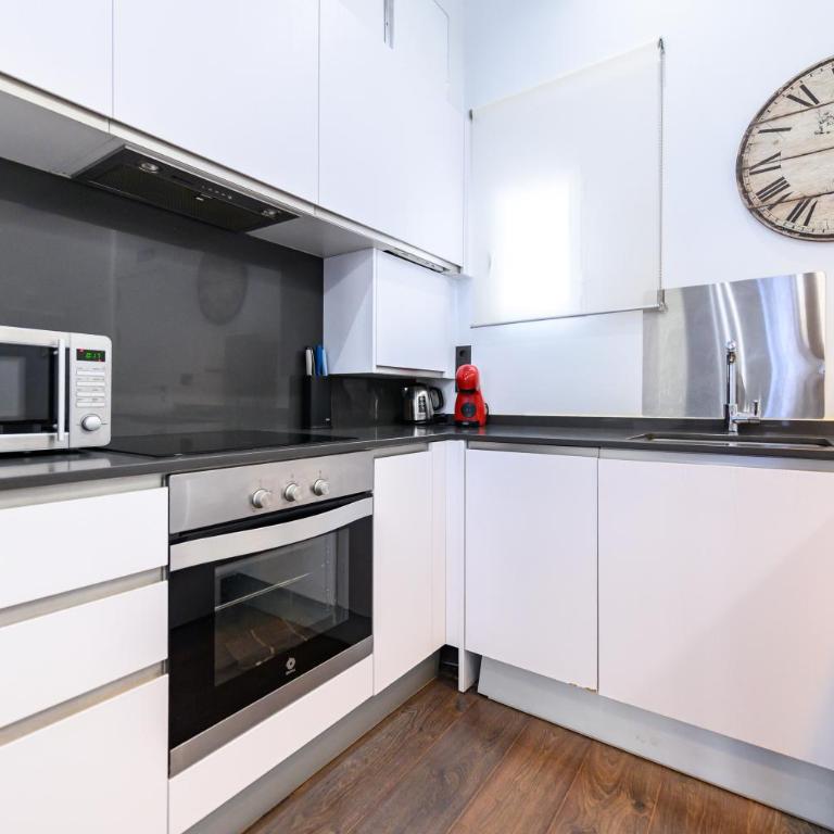TET263D - Piso de 2 dormitorios y terraza en el Centro de Madrid - Alquiler temporal - Apartamento de 2 dormitorios - 10