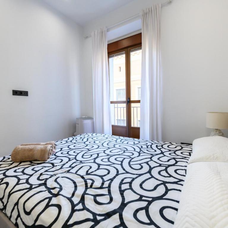 TET263D - Piso de 2 dormitorios y terraza en el Centro de Madrid - Alquiler temporal - Apartamento de 2 dormitorios - 38