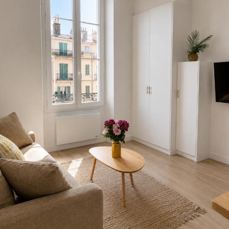 LIONS Renovated studio, unobstructed and wooded view, 700 m from beach - Studio avec Canapé-Lit - 1