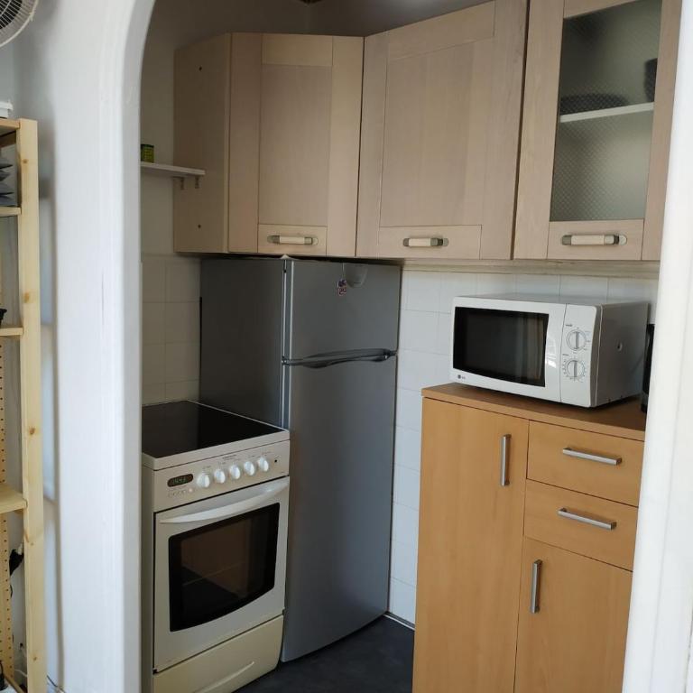 Charmant 2 pieces, proche plage, commerces, restaurants - Appartement 2 Chambres - 10