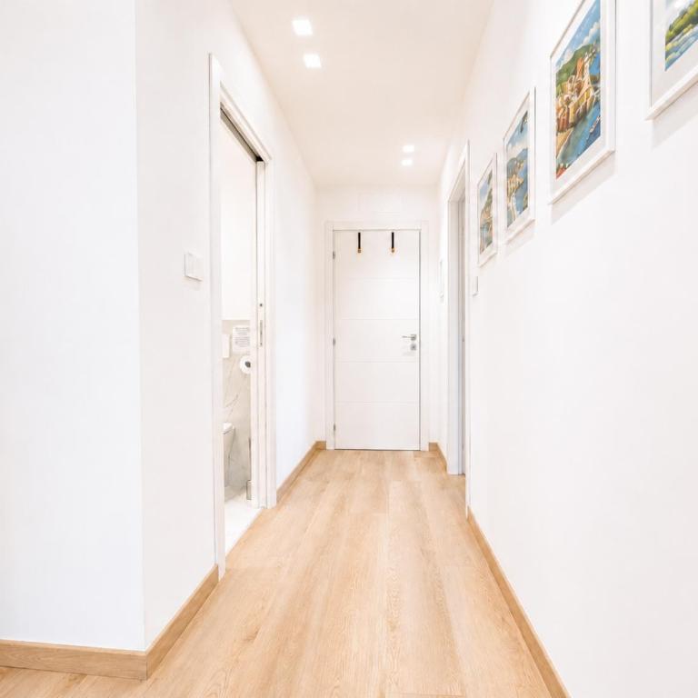 Bright and Spacious Elegant Apartment 5 min Airport - Appartamento con 2 Camere da Letto - 15