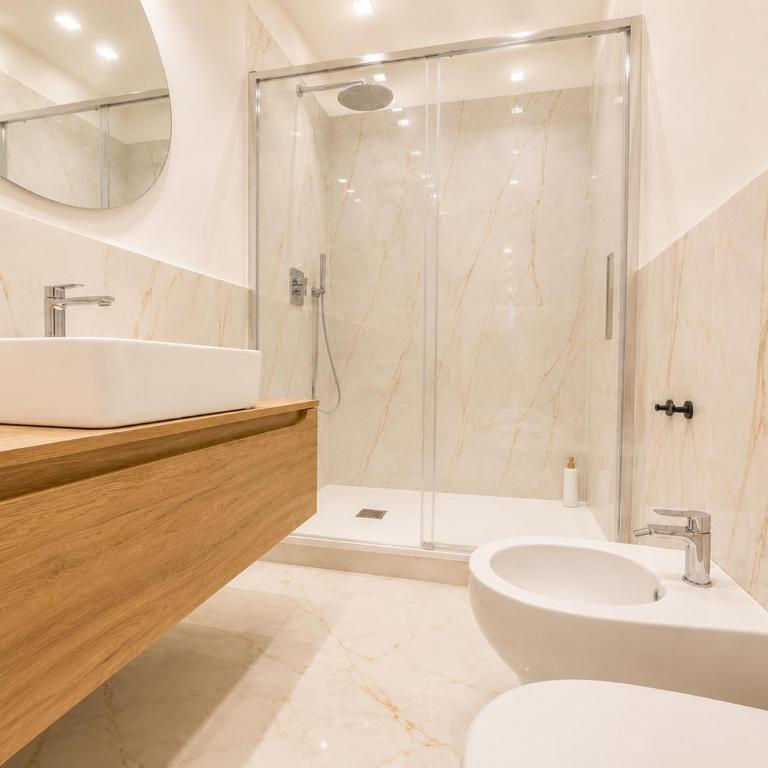 Bright and Spacious Elegant Apartment 5 min Airport - Appartamento con 2 Camere da Letto - 5