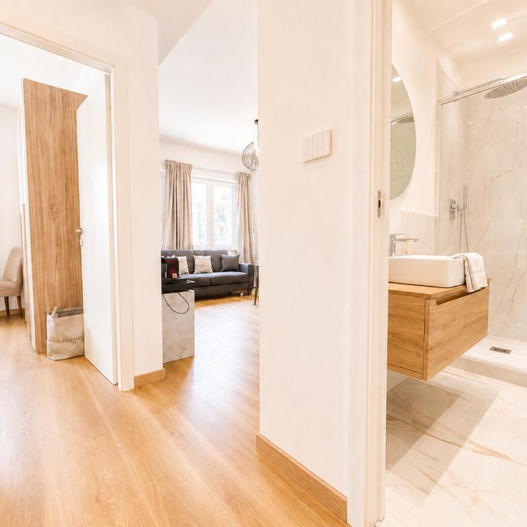 Bright and Spacious Elegant Apartment 5 min Airport - Appartamento con 2 Camere da Letto - 10