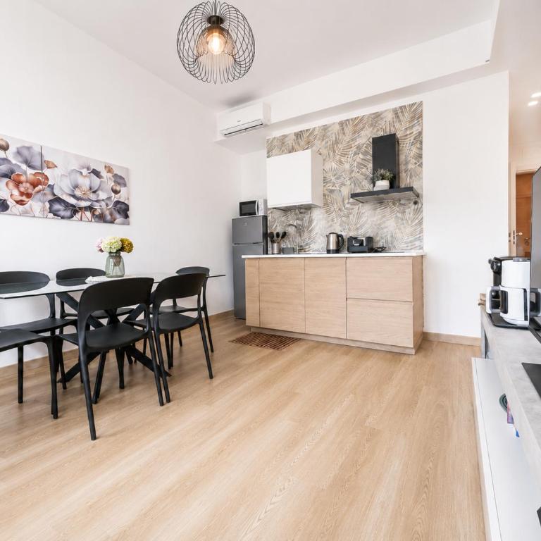 Bright and Spacious Elegant Apartment 5 min Airport - Appartamento con 2 Camere da Letto - 23