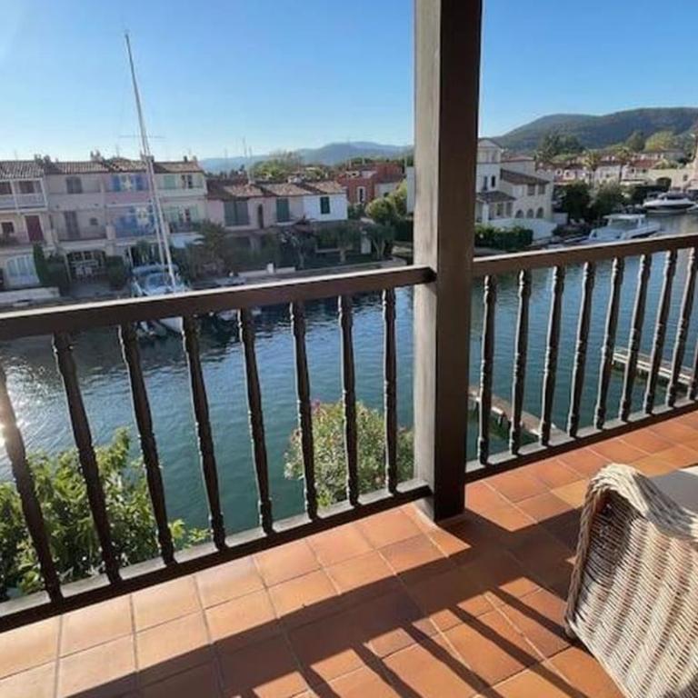 Fisherman's house in the heart of Port Grimaud - Four-Bedroom House - 2