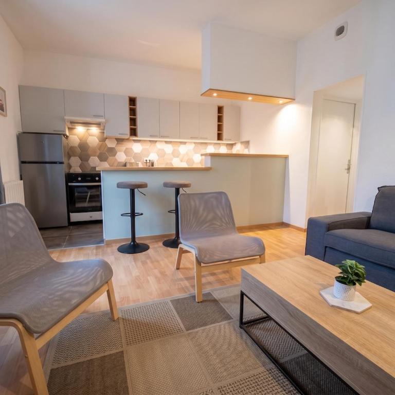 Jacquart, Close to downtown, Free private parking - Apartamento de 2 dormitorios - 1