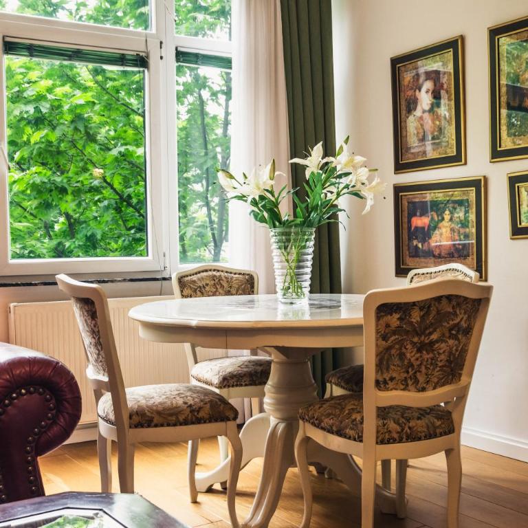 Engadin Spacious and Central 2BDR - Appartement 2 Chambres - 5