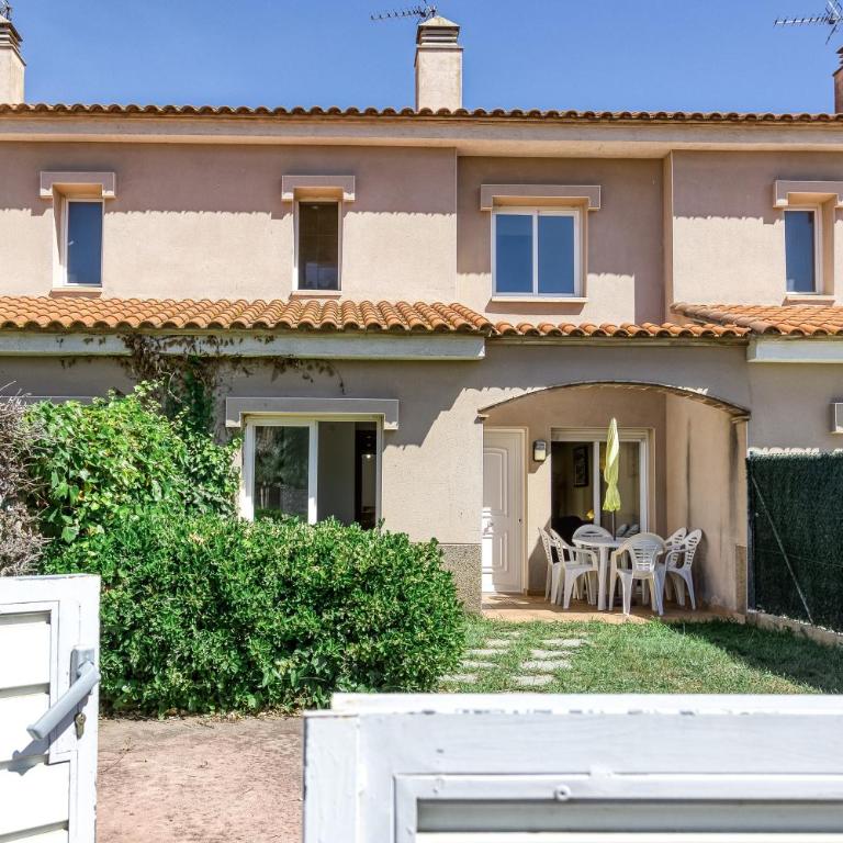 Casa con piscina comunitaria - Maison de Vacances - 2