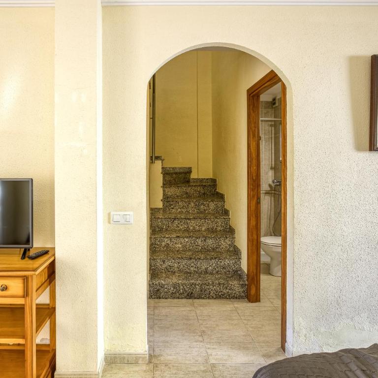 Casa con piscina comunitaria - Maison de Vacances - 13