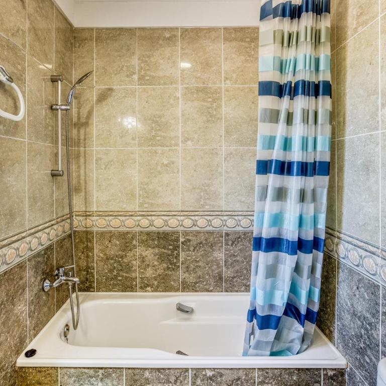 Casa con piscina comunitaria - Maison de Vacances - 19