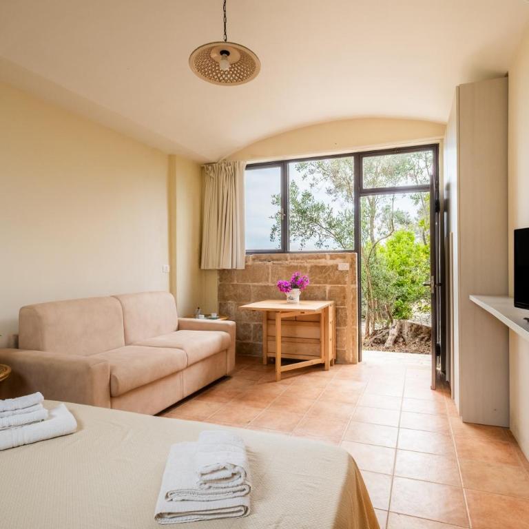 Residenze Uliveto - Rooms - Chambre Quadruple - Vue sur Jardin - 11