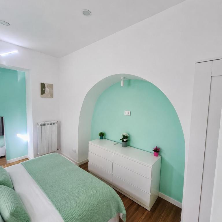 Capriview SuiteNapoli - Vista su Capri - Appartamento con 3 Camere da Letto e Vista Mare - 8