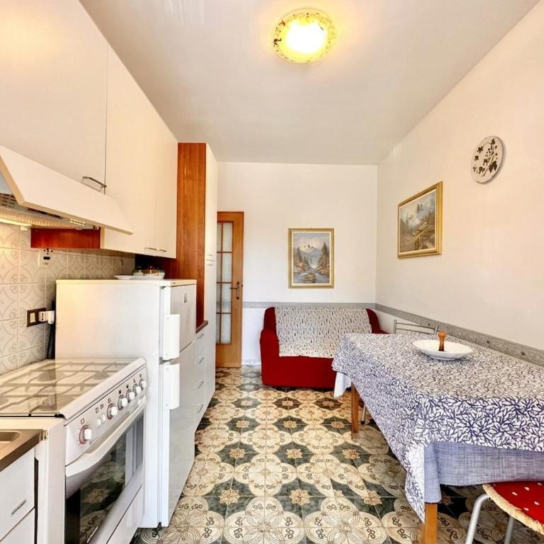 Hostdomus - Leo's House - Two-Bedroom Apartment - 3