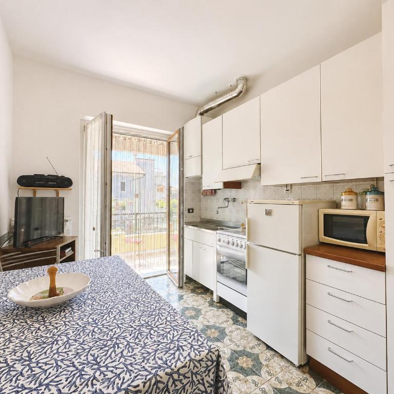 Hostdomus - Leo's House - Two-Bedroom Apartment - 10
