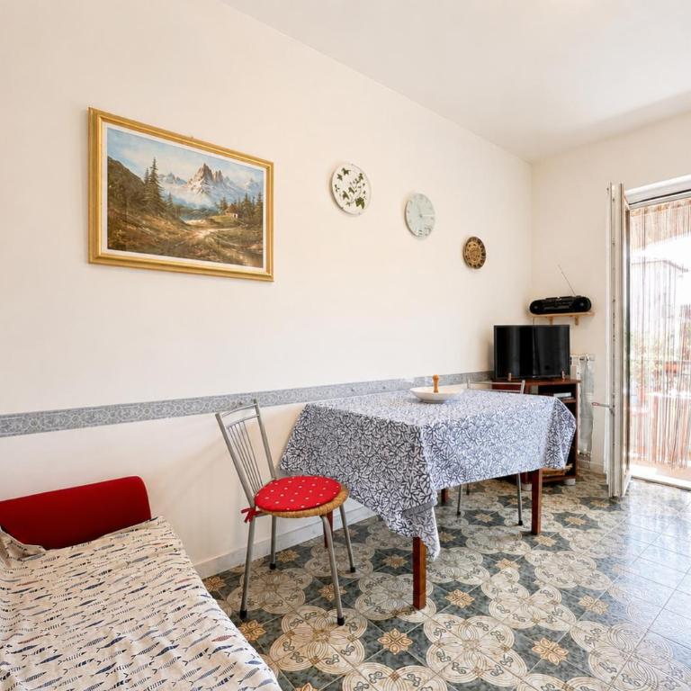 Hostdomus - Leo's House - Two-Bedroom Apartment - 13