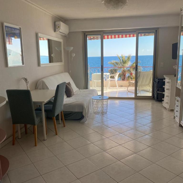 Beau studio front de mer Juan les pins vue mer exceptionnelle - Appartement - Vue sur Mer - 26