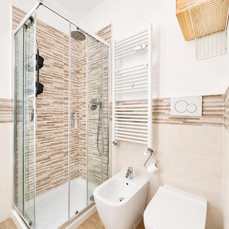 Hostdomus - Blues Apartment - One-Bedroom Apartment - 11