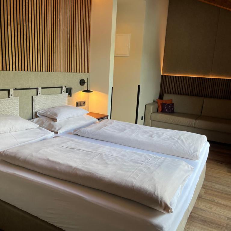 PEOPLE'S Hotel - Studio - 8