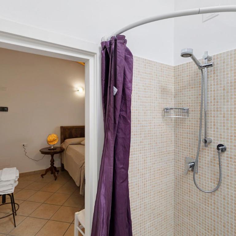 Rosa Di Mare Guest House - Standard Einzelzimmer mit Dusche - 8
