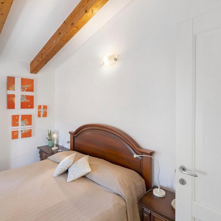 Rosa Di Mare Guest House - Vierbettzimmer mit Dusche - 10