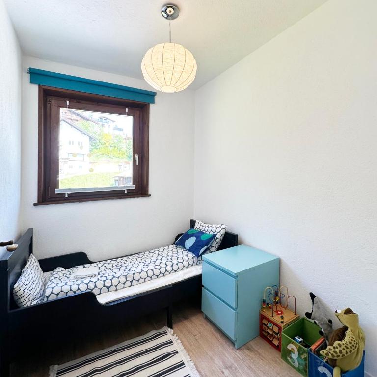 Family Friendly Chalet - Central with Beautiful Mountain Views - Familienapartment mit Balkon und Bergblick - 14