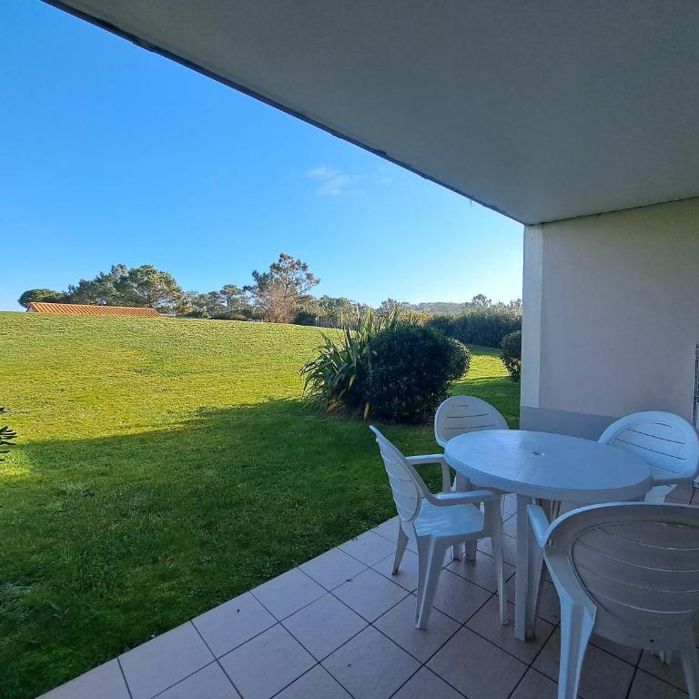 Appartement rez-de jardin avec terrasse - Apartment mit 1 Schlafzimmer und Gartenblick - 3