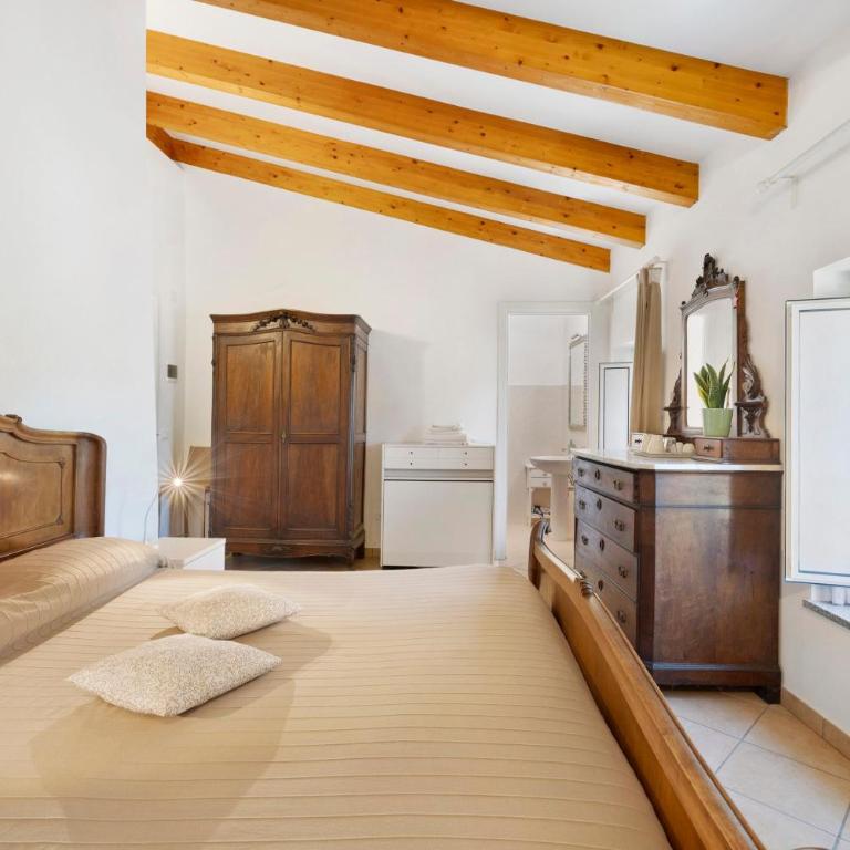 Rosa Di Mare Guest House - Vierbettzimmer mit Dusche - 3